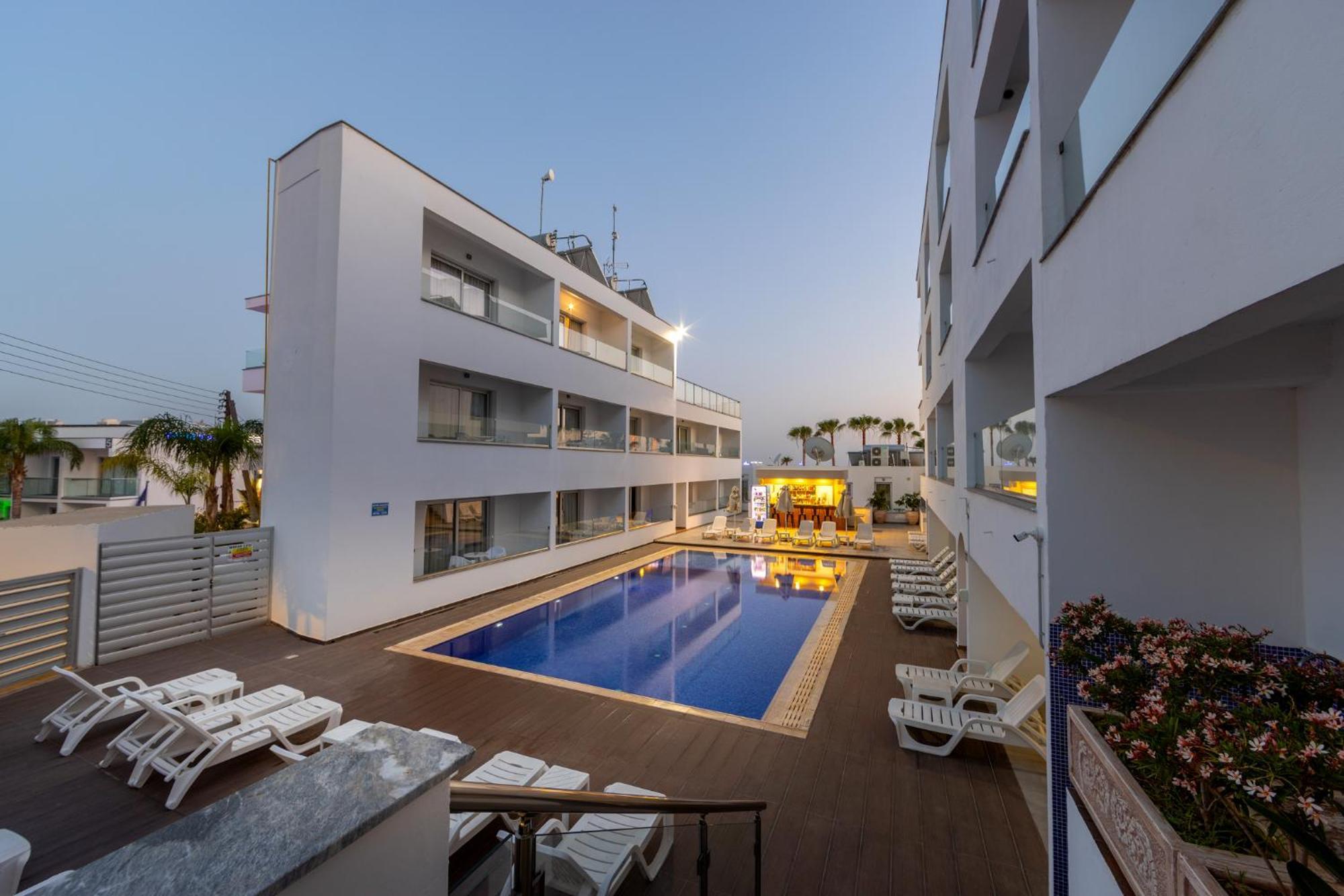 Milea Hotel Agia Napa Exterior foto