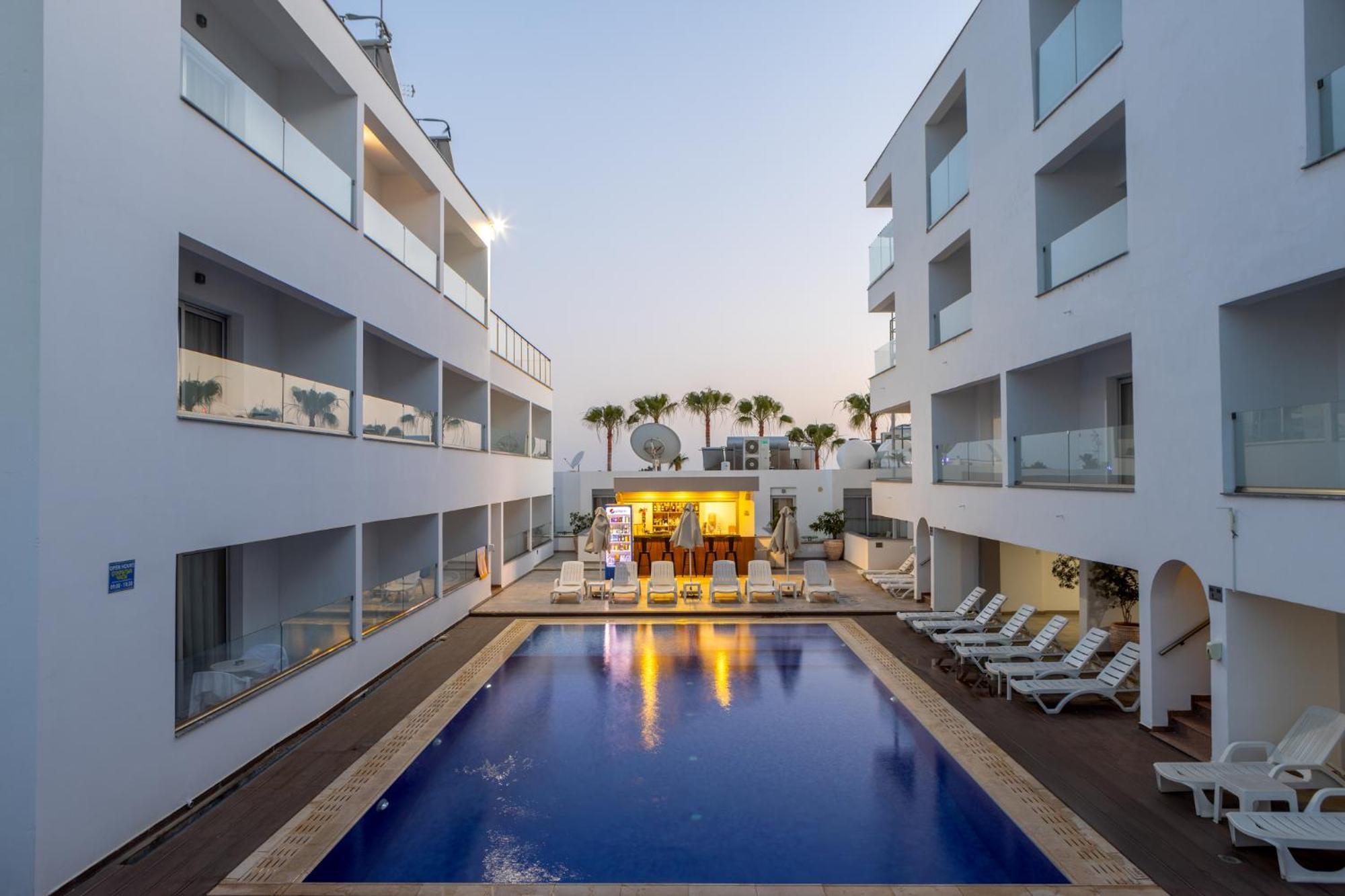 Milea Hotel Agia Napa Exterior foto